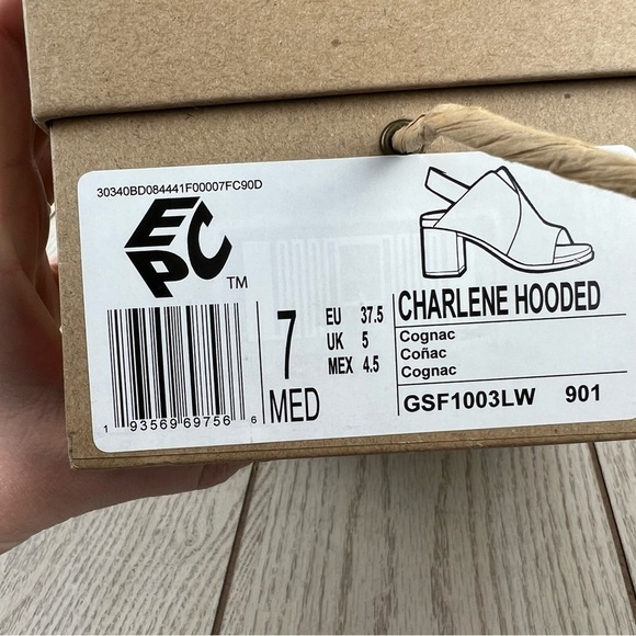 Gentle Souls Women's Charlene Hooded Slingback Sandals 7M Cognac Leather $199 - Picture 9 of 9